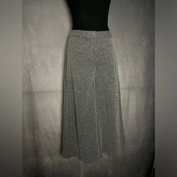 Ann Taylor Gray Wide Leg pant - Picture 2 of 8